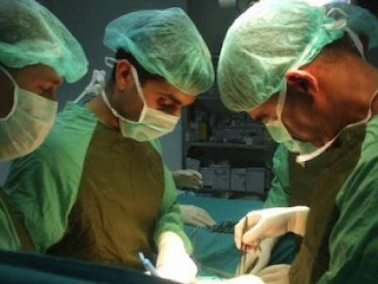 Two surgeons from Gaza in Paris for a training